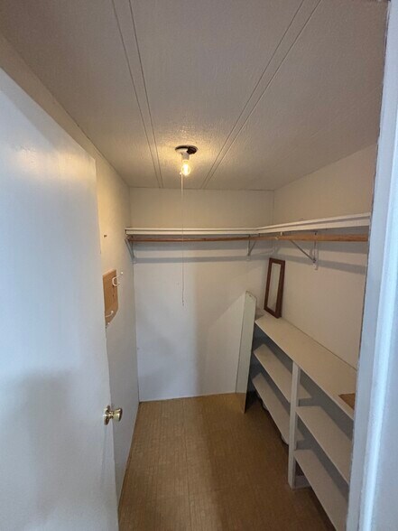 Building Photo - 1584 Stanford Ct