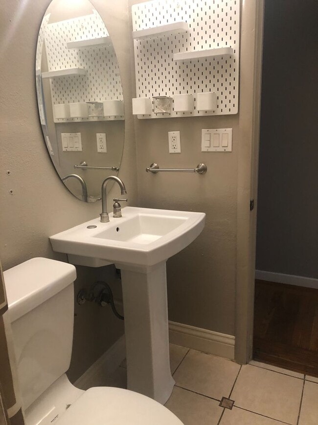 Building Photo - Cute Sacramento Home - Photos Coming Soon