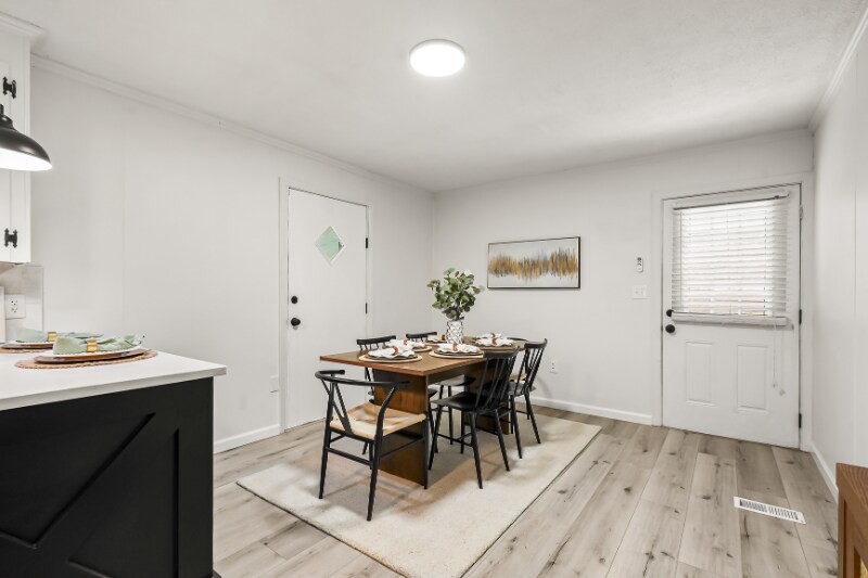 Building Photo - 3912 Seminole Ave