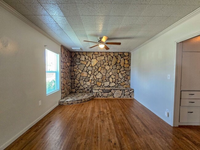 Building Photo - Cute 2 bedroom & 1 bath Home in Shawnee!
