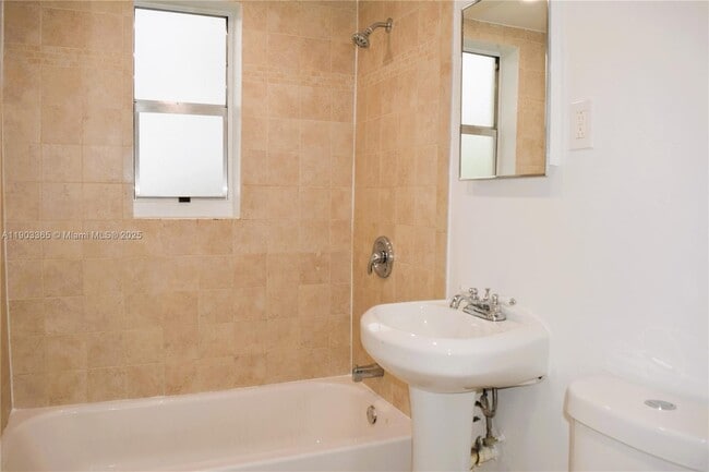 Building Photo - 23 Phoenetia Ave