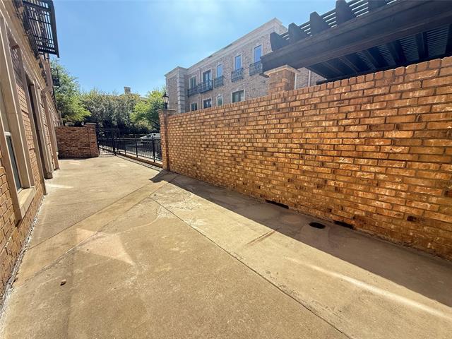 Building Photo - 6505 Bandera Ave