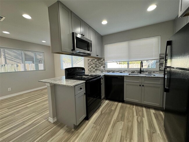 Building Photo - 12804 Copper Cliff Ave