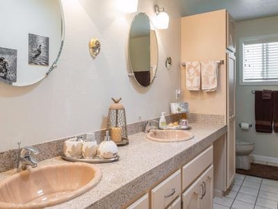 Building Photo - 3549 Lazarro Dr