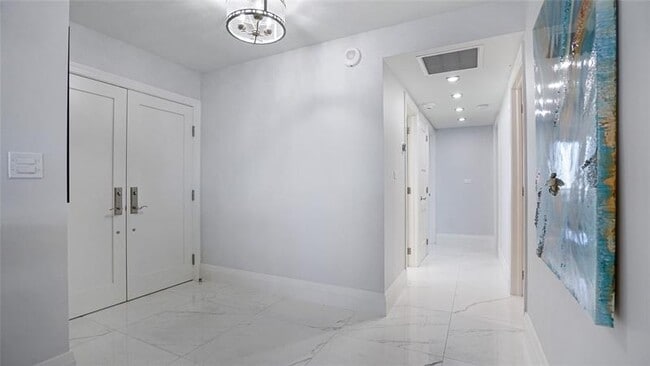 Building Photo - 4280 Galt Ocean Dr