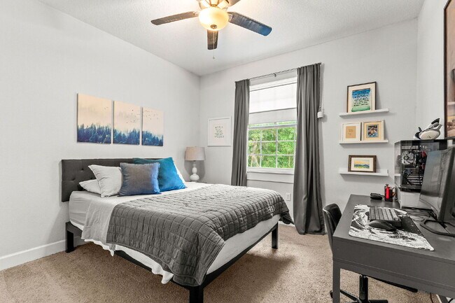 Building Photo - Charming 3-Bed with 2 Baths Oasis in St. C...