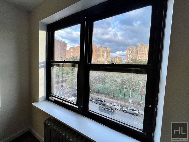 Building Photo - AMSTERDAM AVENUE