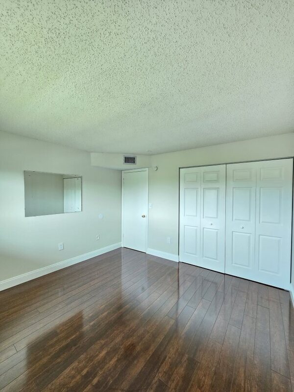 Building Photo - 4595 Chancellor St NE