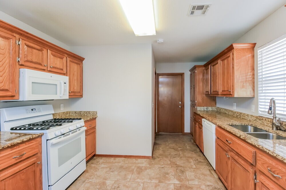 Building Photo - 528 NW 174th St