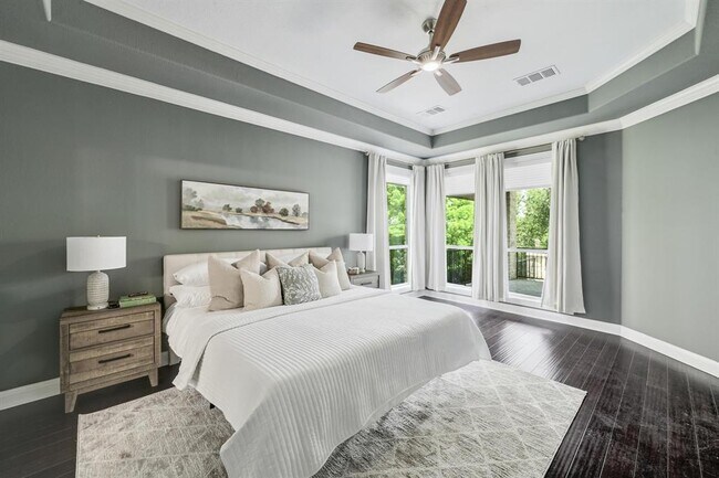 Building Photo - 12004 Mira Mesa Dr