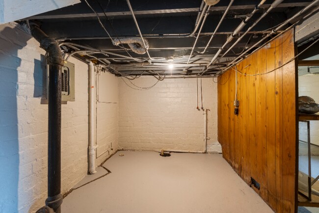 Building Photo - 1481 Berdan Ave