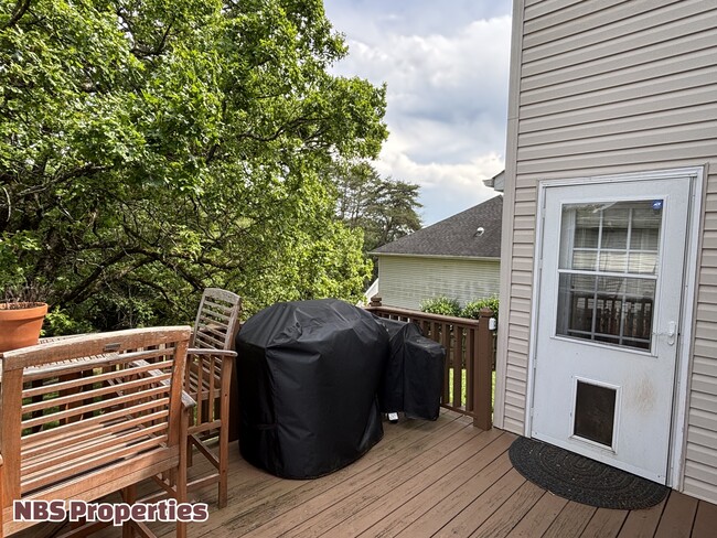 Building Photo - 10060 Madison Ridge Ln