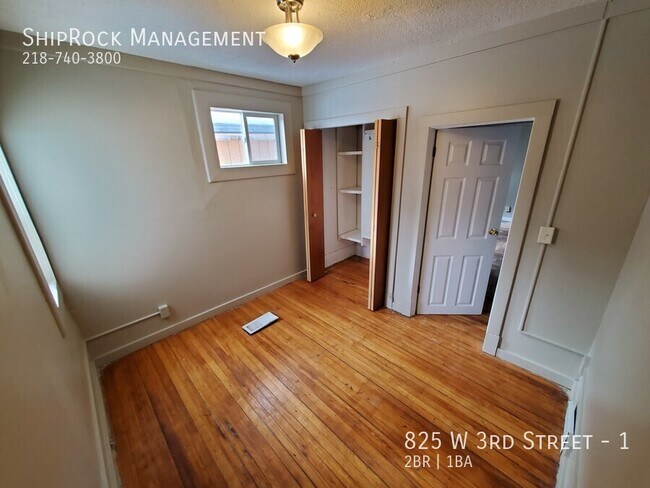 Building Photo - 825 W 3rd St