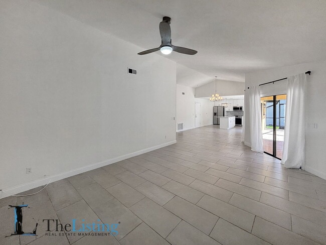 Building Photo - 8183 Terraza Ct