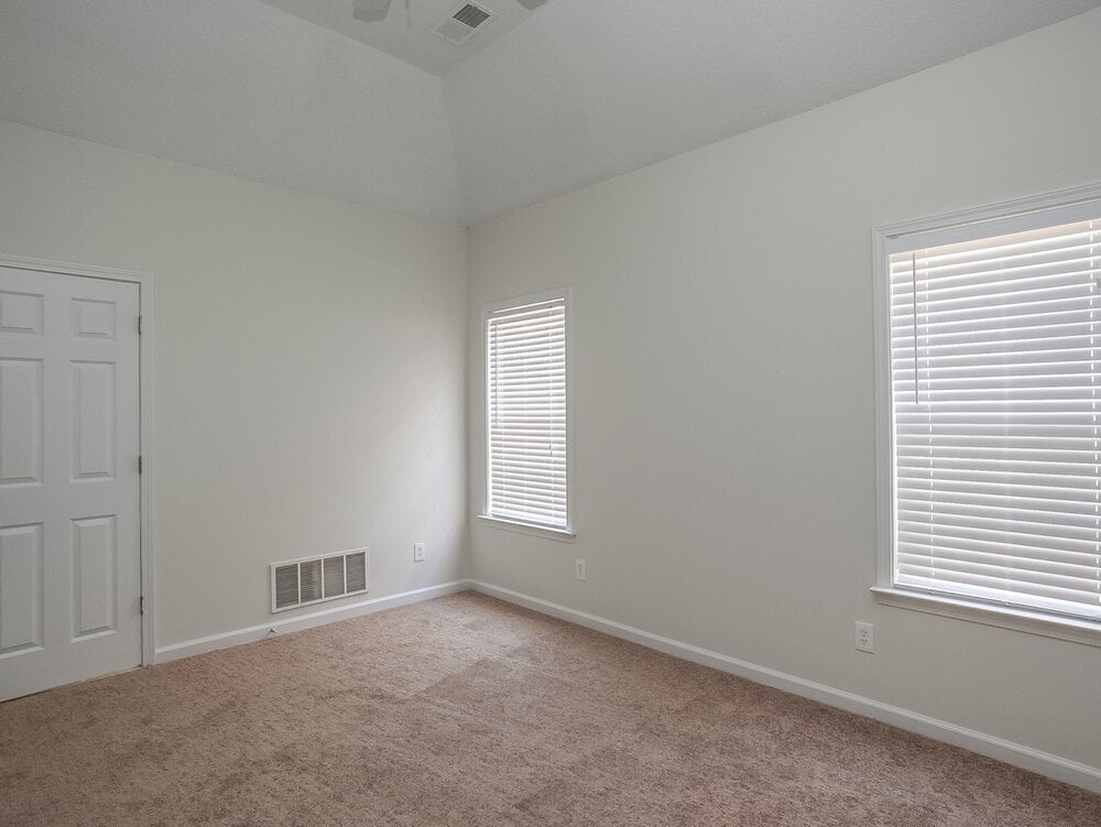 Building Photo - 596 N Ericson Rd