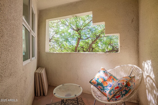 Building Photo - 21 W Pasadena Ave