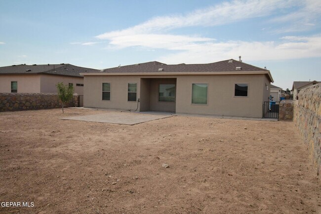 Building Photo - 620 Adrian Arellano St