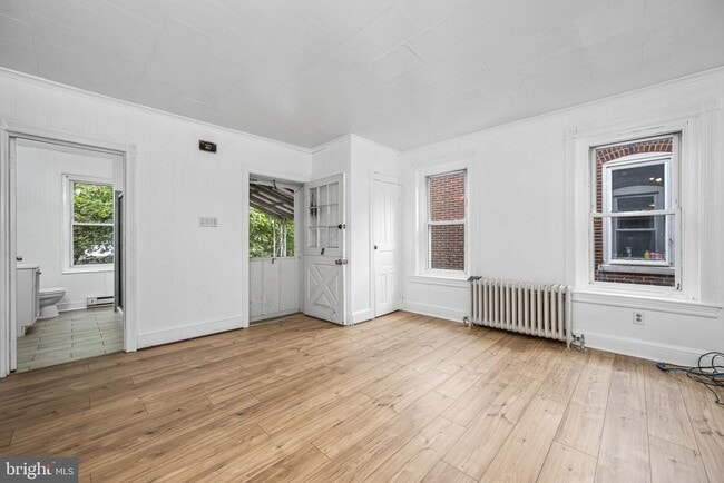 Building Photo - 23 E 2nd St