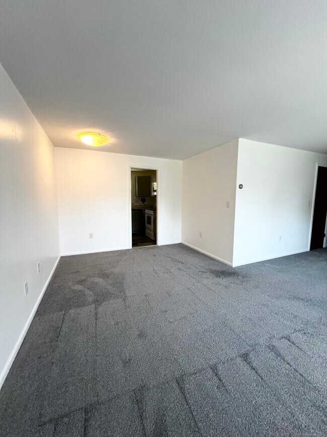 Building Photo - 9 Grandview Dr