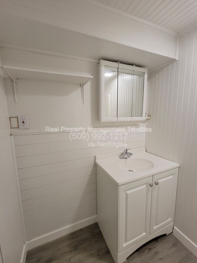 Building Photo - 508 9th St