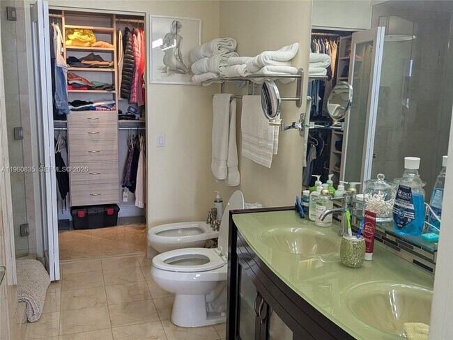 Building Photo - 6365 Collins Ave