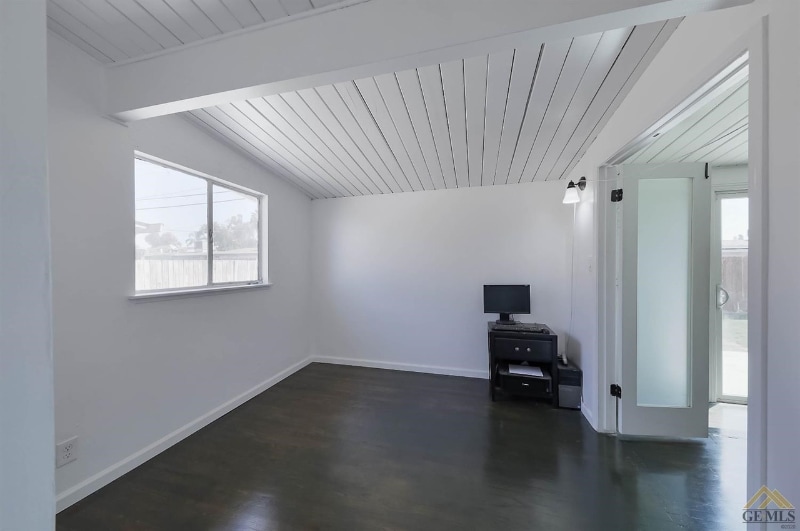 Building Photo - 132 Morrison St