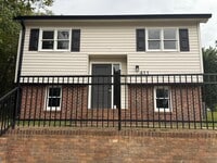 Building Photo - 411 Doak St
