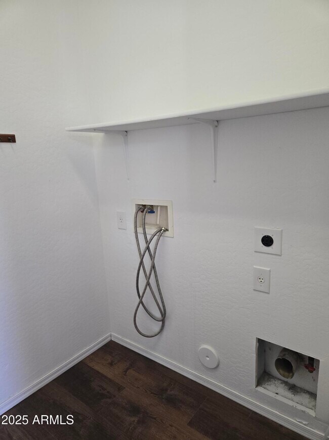 Building Photo - 4321 W Judson Dr