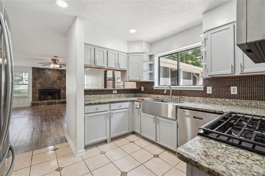 Building Photo - 5320 Kelleys Creek Dr