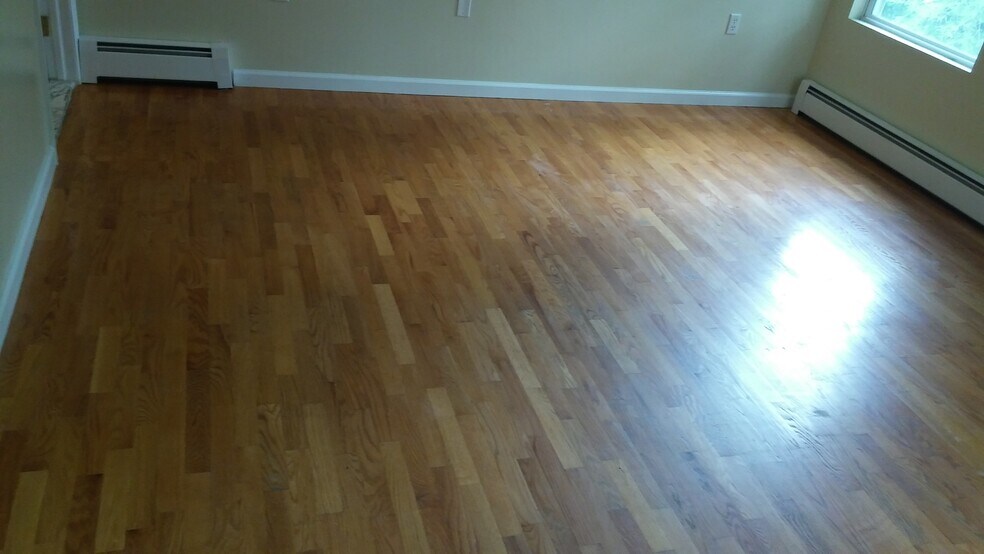 Master Bedrook 14x14 - 286 Shaler Blvd