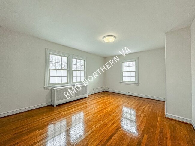 Building Photo - 4412 Volta Pl NW