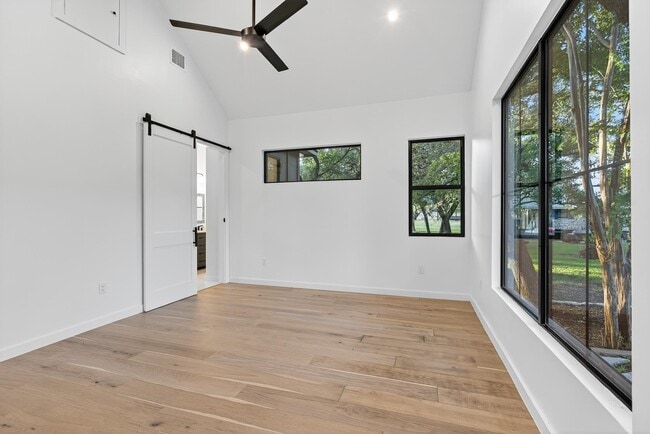 Building Photo - 308 Mountain View