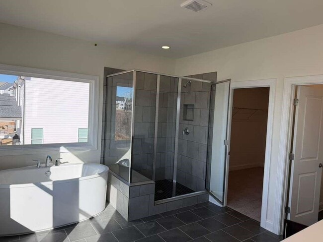 Building Photo - 1122 Winding Br Dr