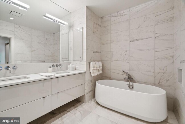 Building Photo - 130 18TH St