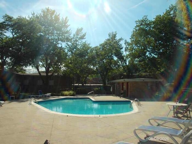 Building Photo - 1253 Island Dr