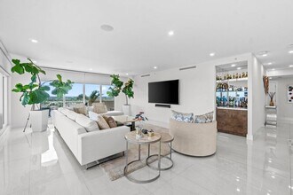 Building Photo - 4001 N Ocean Blvd