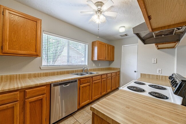 Building Photo - 14127 Cheval Dr