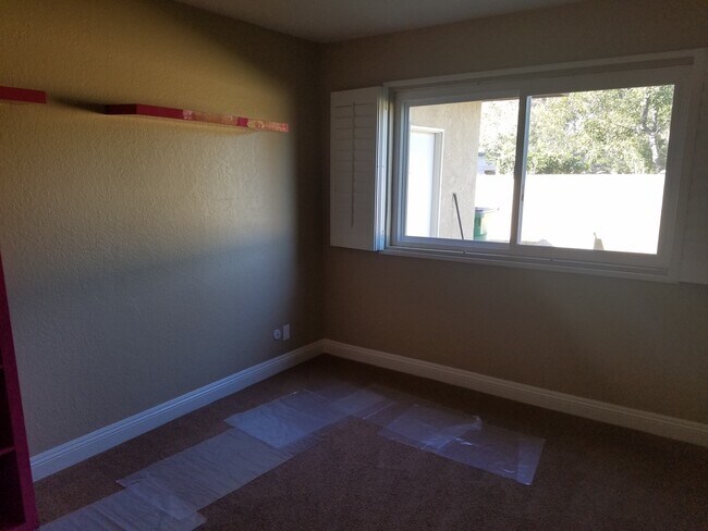Building Photo - Gorgeous Home in a Quiet Neighborhood!