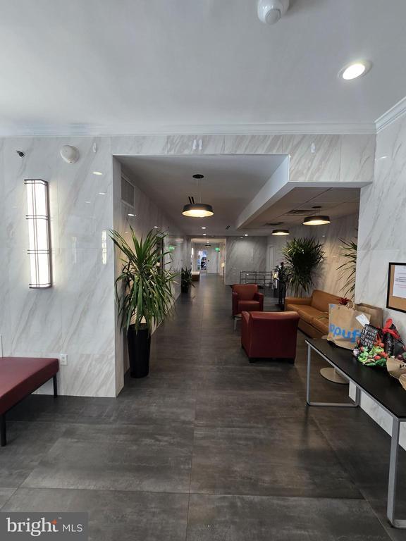 Building Photo - 2101 Chestnut St