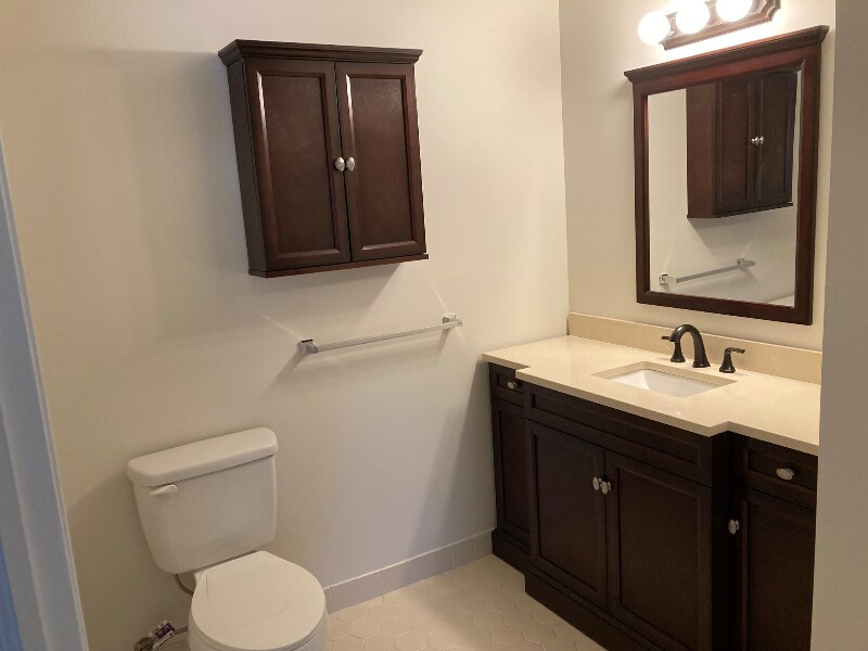 Building Photo - 209 Foxmeadow Dr