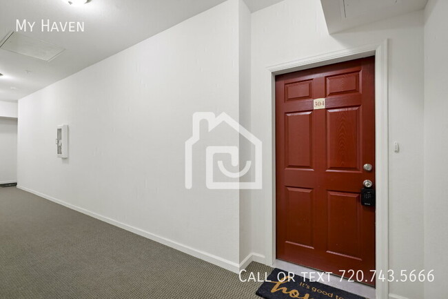 Building Photo - 15700 E Jamison Dr