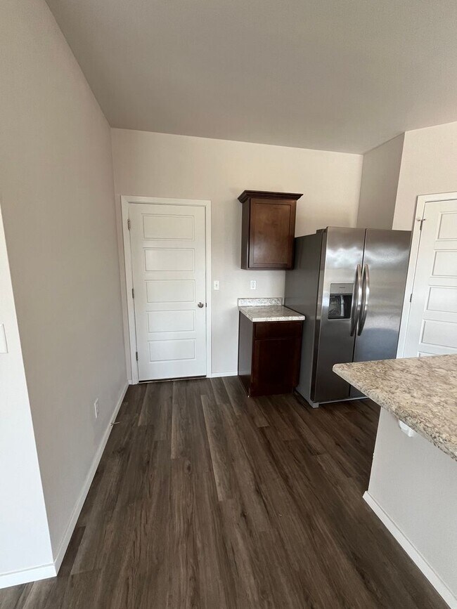 Building Photo - *Pre-leasing* Three Bedroom | Two and a Half Bathroom Home in Farmington