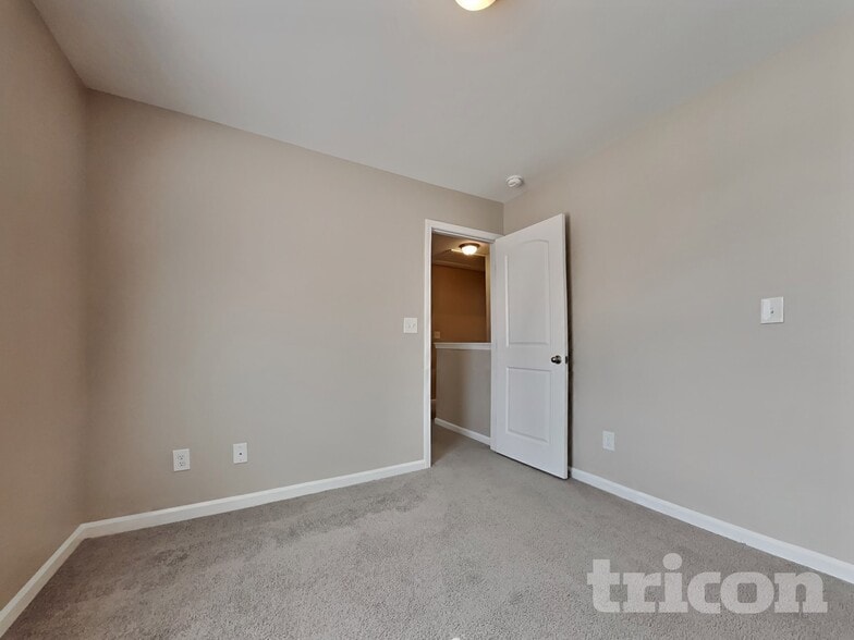 Building Photo - 110 Shore