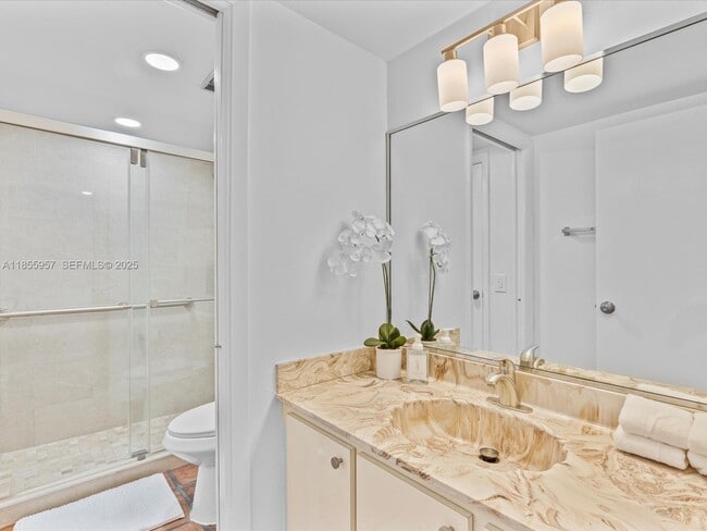 Building Photo - 203 Bonnie Brae Way