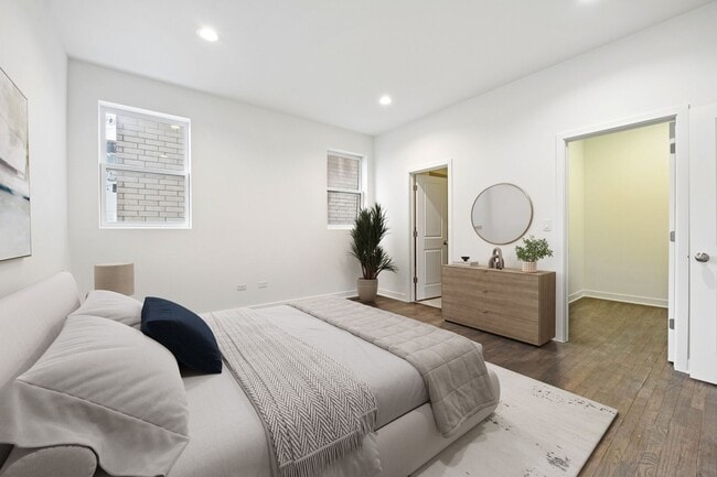 Building Photo - 1952 W Ohio St