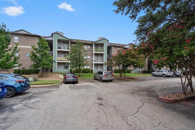 Building Photo - 12166 Metric Blvd