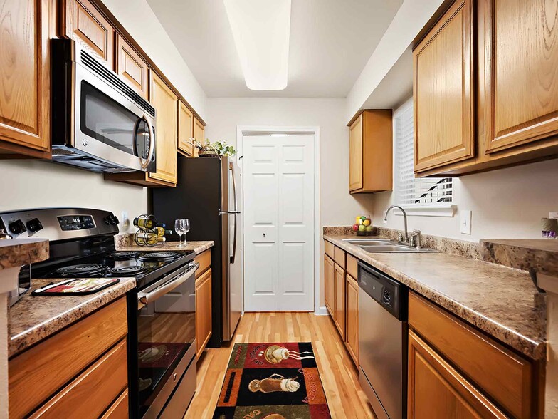 Primary Photo - Pines at Marston Lake