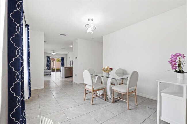 Building Photo - 2839 Maiden Grass Isle