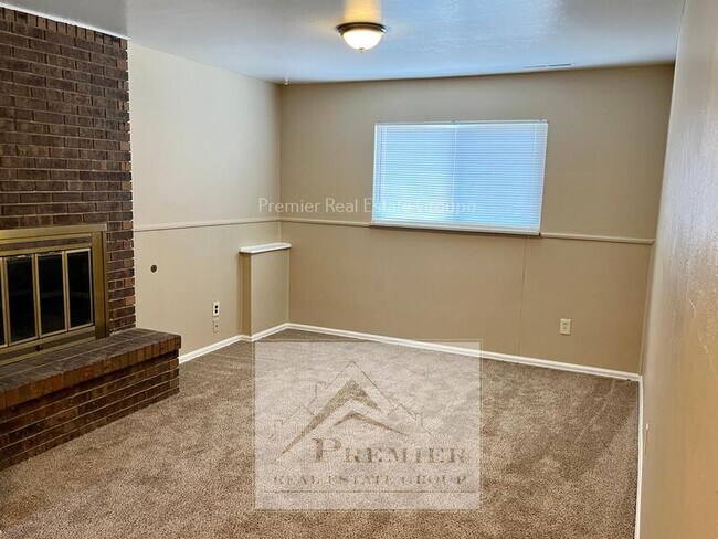 Building Photo - 1437 Auburn Dr