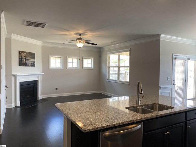 Building Photo - 126 Northwild Dr